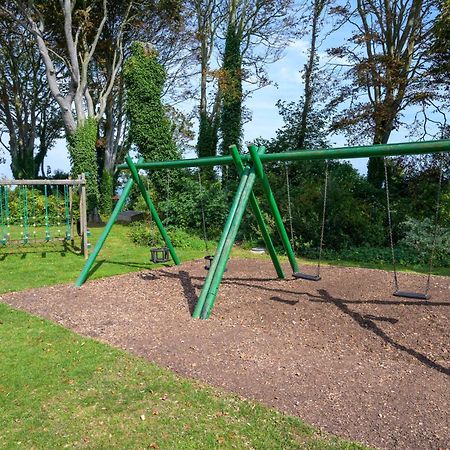 Escape To A Clifftop Chalet With Pool And Tennis Onsite - 1A Kingsdown Holiday Park Exteriör bild