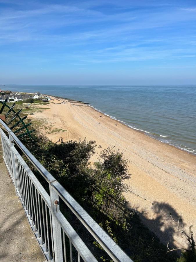 Escape To A Clifftop Chalet With Pool And Tennis Onsite - 1A Kingsdown Holiday Park Exteriör bild