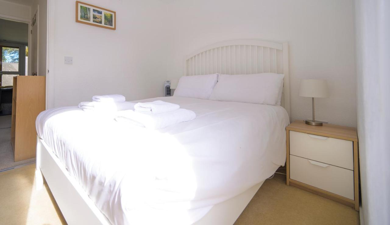 Escape To A Clifftop Chalet With Pool And Tennis Onsite - 1A Kingsdown Holiday Park Exteriör bild