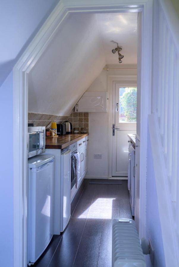 Escape To A Clifftop Chalet With Pool And Tennis Onsite - 1A Kingsdown Holiday Park Exteriör bild