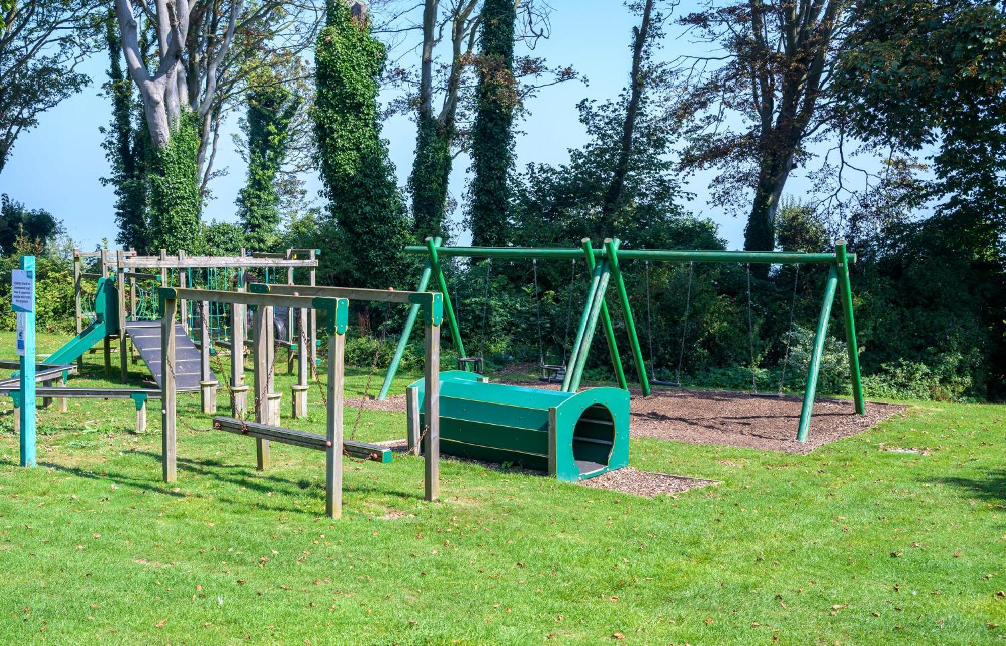 Escape To A Clifftop Chalet With Pool And Tennis Onsite - 1A Kingsdown Holiday Park Exteriör bild