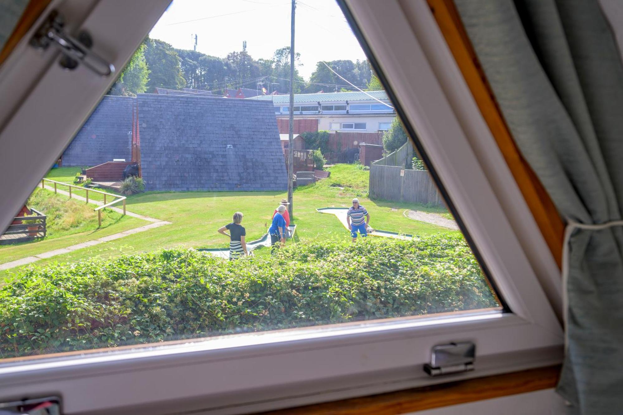 Escape To A Clifftop Chalet With Pool And Tennis Onsite - 1A Kingsdown Holiday Park Exteriör bild